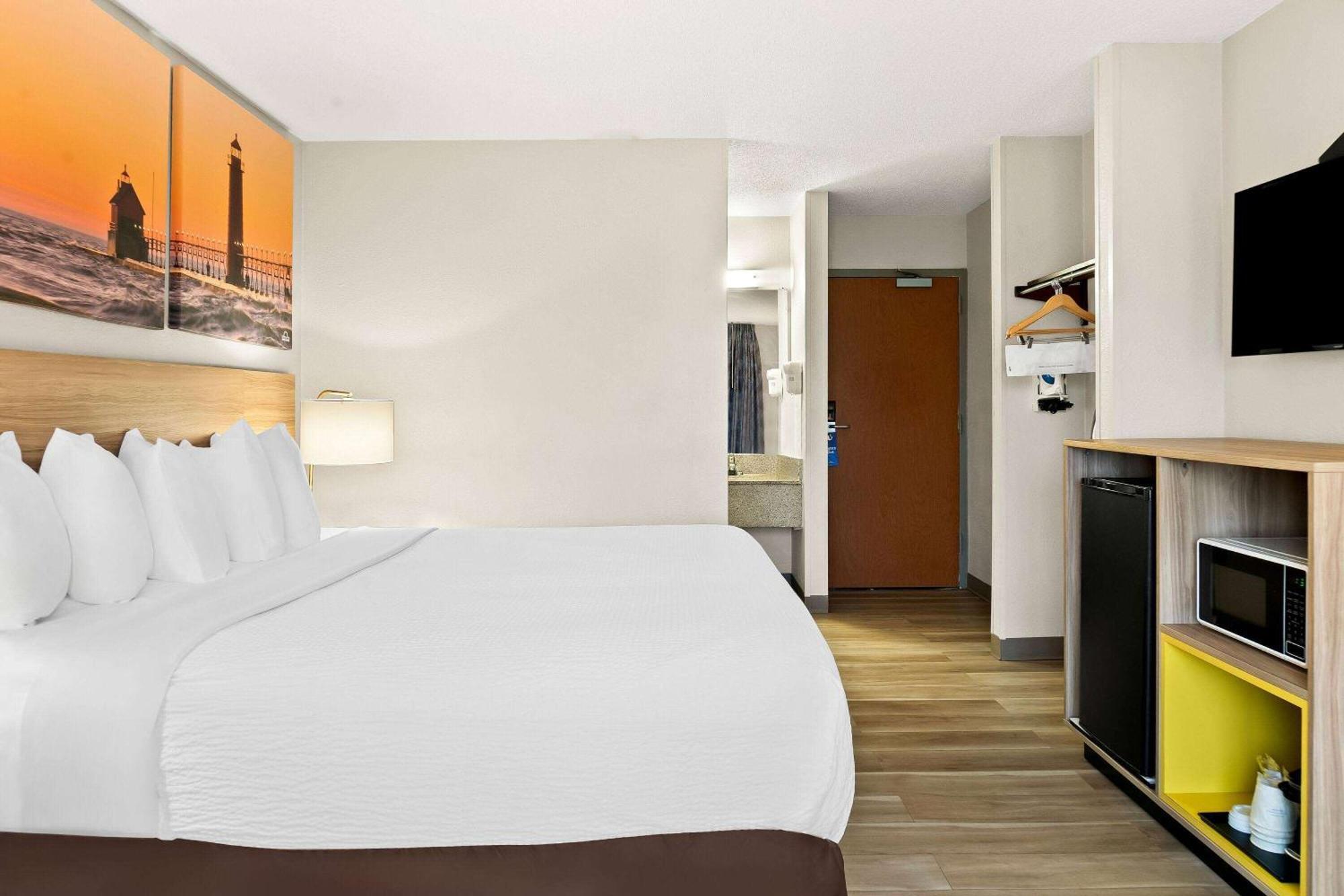 Days Inn & Suites By Wyndham Уоррен Экстерьер фото