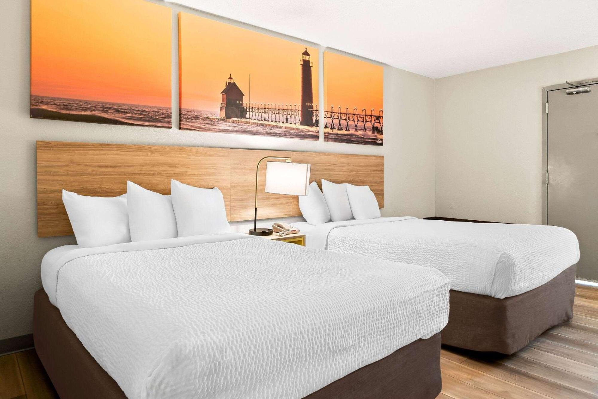 Days Inn & Suites By Wyndham Уоррен Экстерьер фото